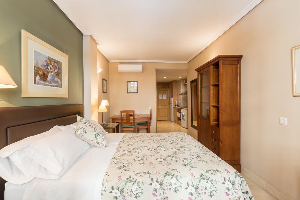Apartamentos Caballero De Gracia Madrid Eksteriør bilde