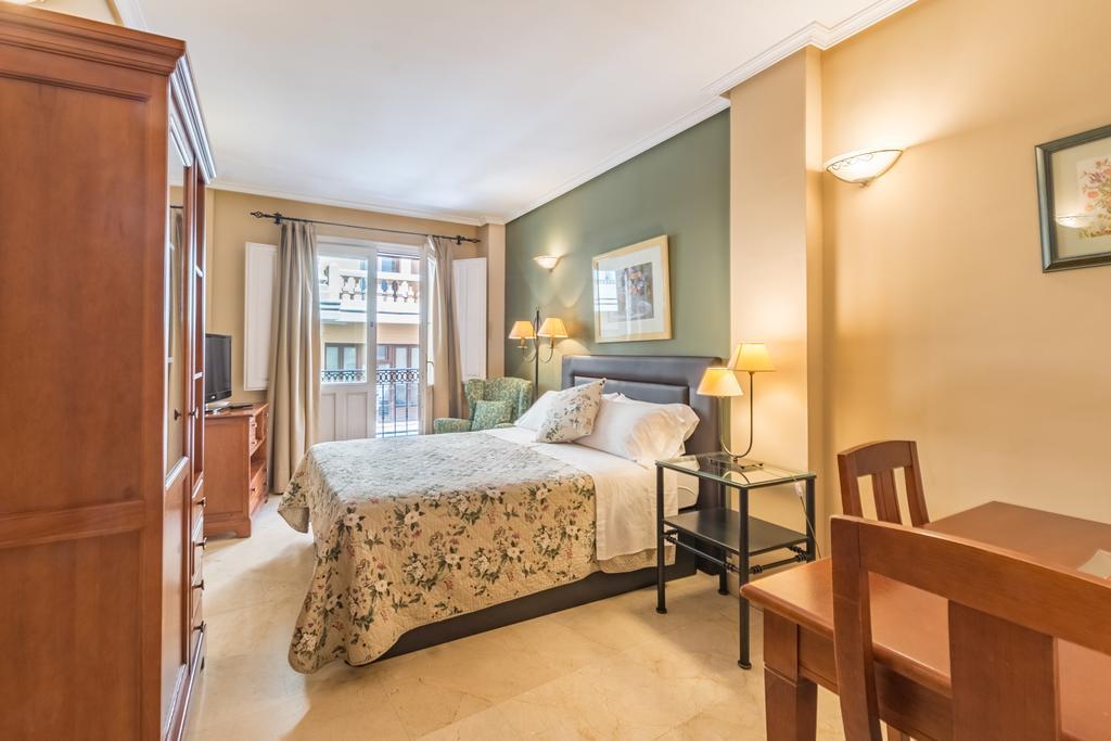 Apartamentos Caballero De Gracia Madrid Eksteriør bilde