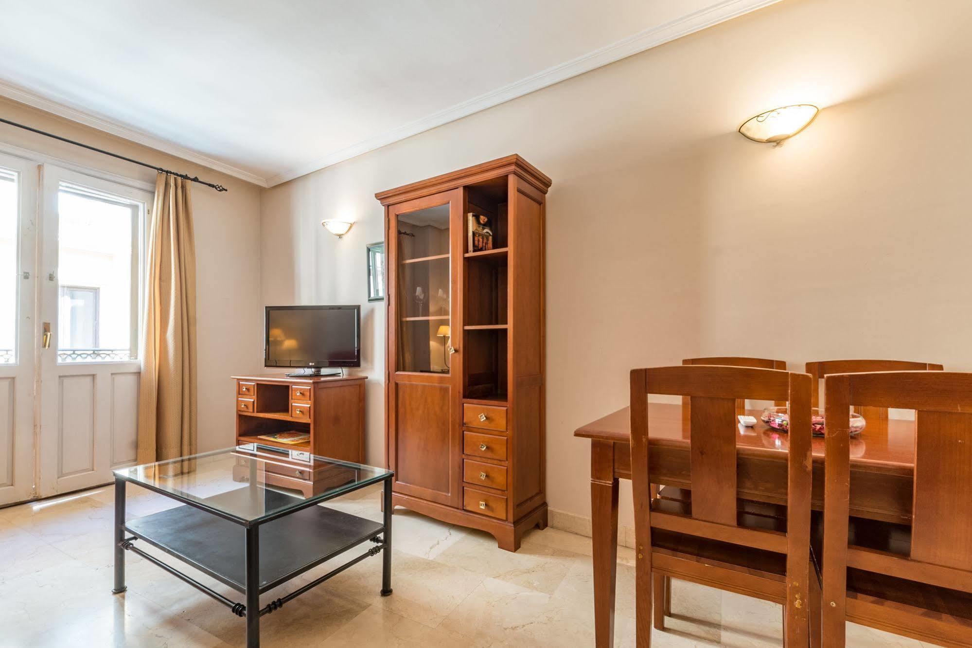 Apartamentos Caballero De Gracia Madrid Eksteriør bilde